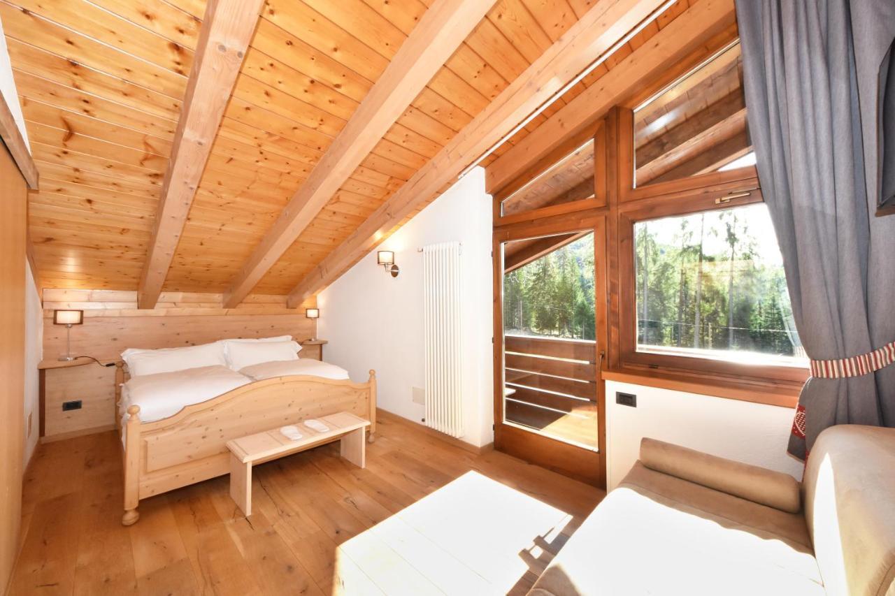 Lo Chalet delle Ville Varena Buitenkant foto