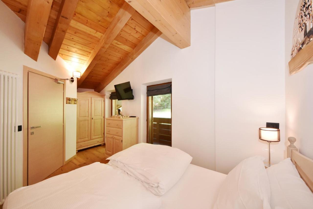 Lo Chalet delle Ville Varena Buitenkant foto